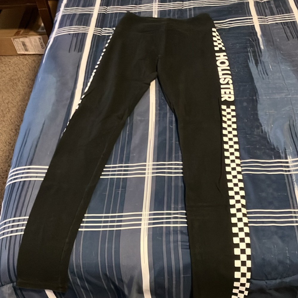 Hollister Black and white leggings with Sporty Design